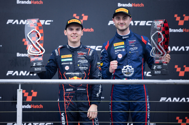 Thierry Vermeulen tweede in GTWC Brands Hatch: 'Erg blij met eerste podium'